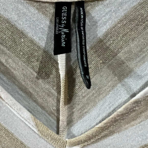 Guess size Medium. Gold and white stripped top, cinched sides - Picture 5 of 5